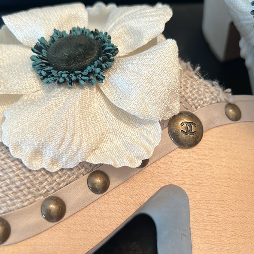 Runway Chanel Clogs Canvas Studded Camellia Flower Shoes Italy 38 - Picture 5 of 9
